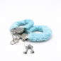 Blue Plush Cuffs – kajdanki z niebieskim futerkiem , łańcuszkiem i kluczykami, kajdanki erotyczne, BDSM