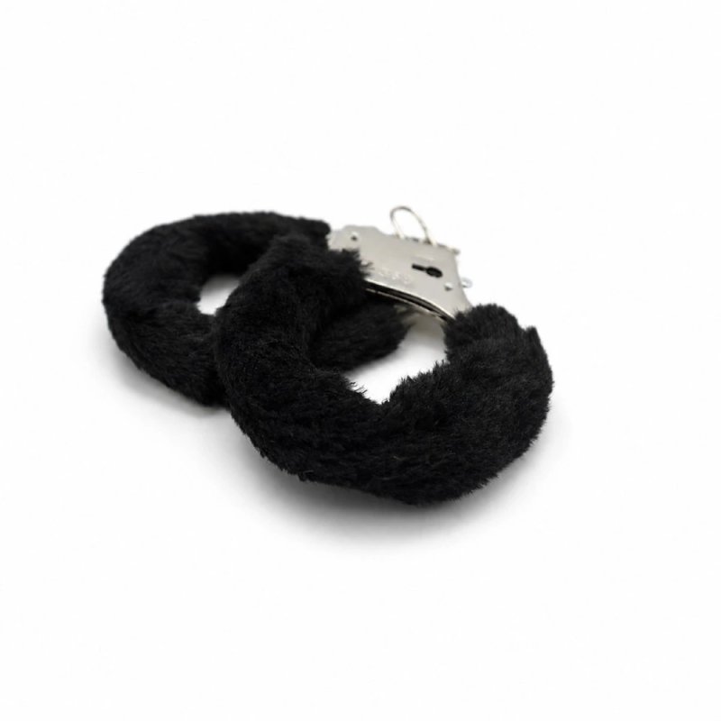 Black Plush Cuffs – kajdanki z czarnym futerkiem , łańcuszkiem i kluczykami, kajdanki erotyczne, BDSM