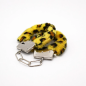 Wild Plush Cuffs – kajdanki z futerkiem panterka, kluczykami i łańcuszkiem, kajdanki erotyczne, BDSM