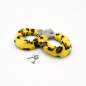 Wild Plush Cuffs – kajdanki z futerkiem panterka, kluczykami i łańcuszkiem, kajdanki erotyczne, BDSM