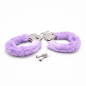 Violet Plush Cuffs – kajdanki z fioletowym futerkiem, łańcuszkiem i kluczykami, kajdanki erotyczne, BDSM