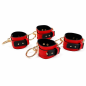 Red Desire Gold – zestaw BDSM z kajdankami, obrożą, kneblem i pejczem, zabawy we dwoje, bondage