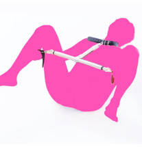 Dyby BDSM z obrożą i kajdankami – metalowa konstrukcja do bondage