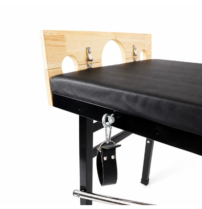 Noir Restraint Bed – łóżko BDSM do Bondage z drewnianymi dybami i pasami