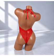 Czerwone body damskie z koronki Red Lace Desire z odkrytymi plecami, wiązaniem na szyi i wysoko wyciętym dołem.
