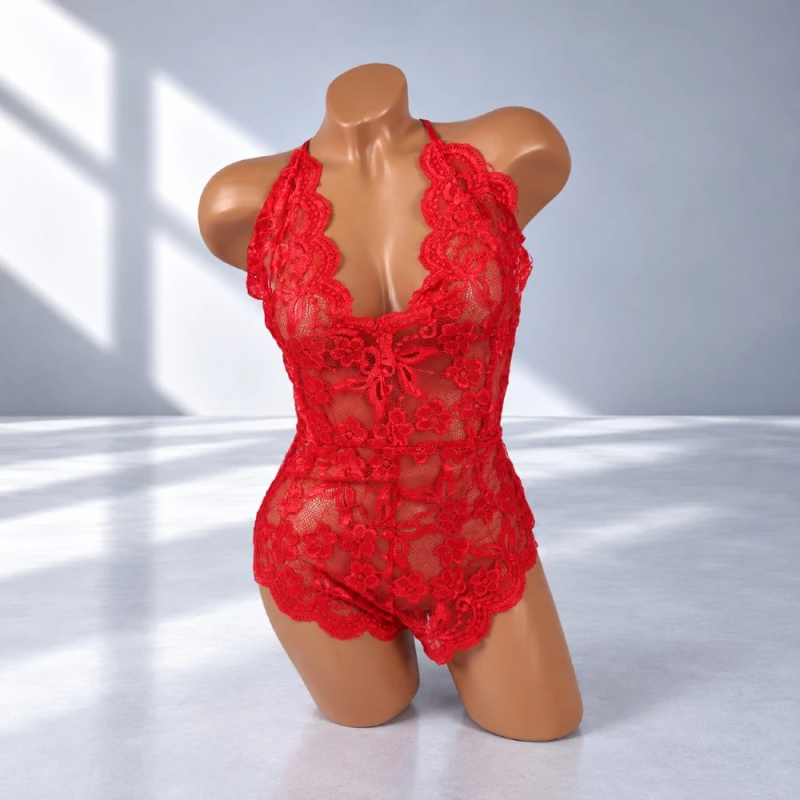 Red Blossom - zmysłowe czerwone body koronkowe z głębokim dekoltem, regulowane ramiączka, różne rozmiary