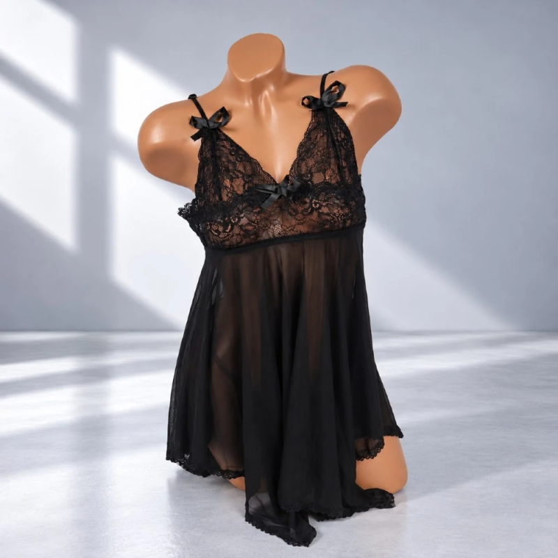 Black Midnight Lace – czarny komplet bielizny erotycznej z koronkową koszulką i stringami, rozmiar UNI