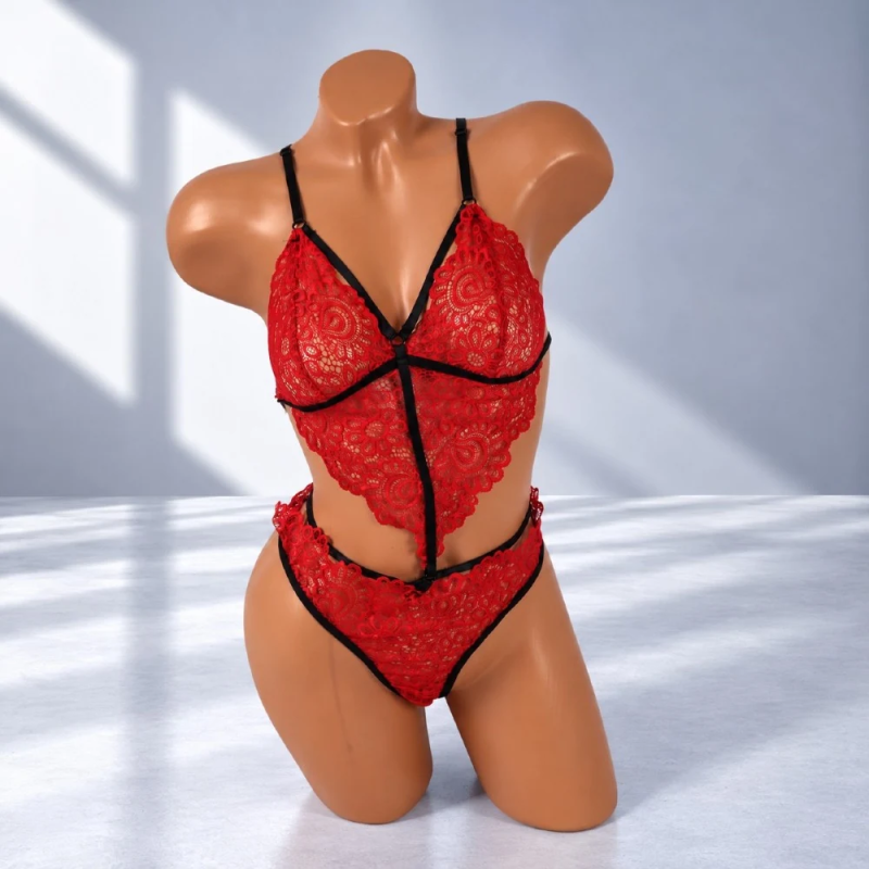 Red Mystique – czerwono-czarne body koronkowe z odkrytymi plecami, różne rozmiary