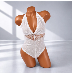 Białe koronkowe body damskie White Floral Elegance z głębokim dekoltem V, transparentną wstawką i kwiatowym wzorem
