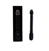 Czarna sonda analna w zestawie z opakowaniem – elegancki design