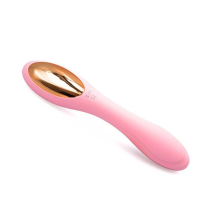 Wibrator z metalową końcówką do intensywnej stymulacji