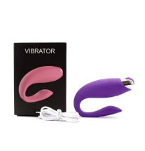 Zestaw: wibrator, kabel USB, opakowanie